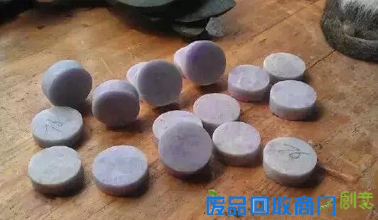 万元赌石切出千万翡翠,制作10000000手镯过程