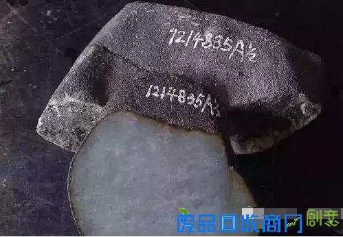 万元赌石切出千万翡翠,制作10000000手镯过程