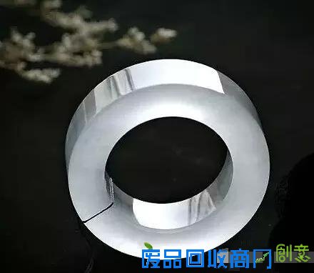 万元赌石切出千万翡翠,制作10000000手镯过程