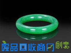 万元赌石切出千万翡翠,制作10000000手镯过程