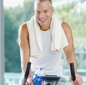 骑动感单车的好处和坏处 骑动感单车翘臀瘦腿