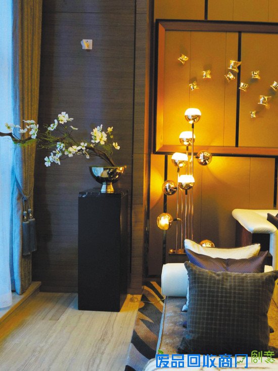 用暖色调灯光,营造浪漫氛围 用暖色调灯光,营造浪漫氛围