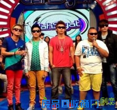 禁止男演员穿女装