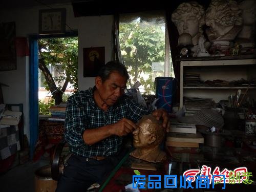 七旬“泥人贾”作品栩栩如生 无偿传授技艺