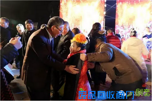 清远春晚“猴”趣味：萌童歌王同台炫技 书记市长齐来拜年