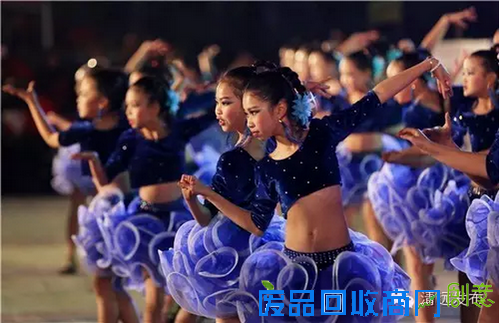 清远春晚“猴”趣味：萌童歌王同台炫技 书记市长齐来拜年