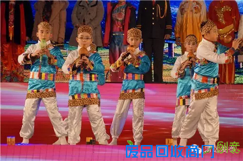 清远春晚“猴”趣味：萌童歌王同台炫技 书记市长齐来拜年