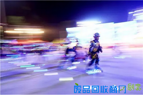 清远春晚“猴”趣味：萌童歌王同台炫技 书记市长齐来拜年