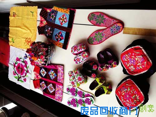 七旬妪刺绣50多年 绣品与农村婚嫁和过年等乡俗相关