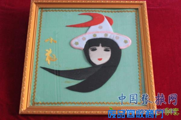 红湾寺镇举办“民间服饰及手工艺刺绣”作品展助农致富