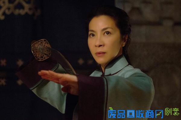 她的动作片看一部少一部