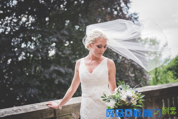 释放圣洁魅力：30张唯美新娘婚纱照