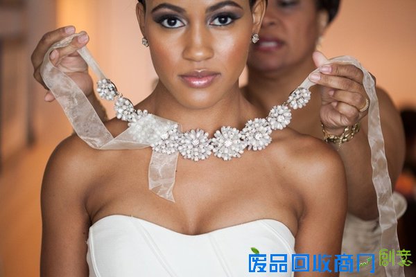 释放圣洁魅力：30张唯美新娘婚纱照