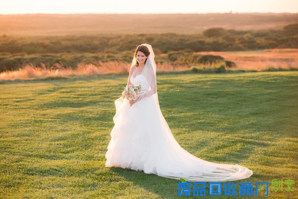 释放圣洁魅力：30张唯美新娘婚纱照
