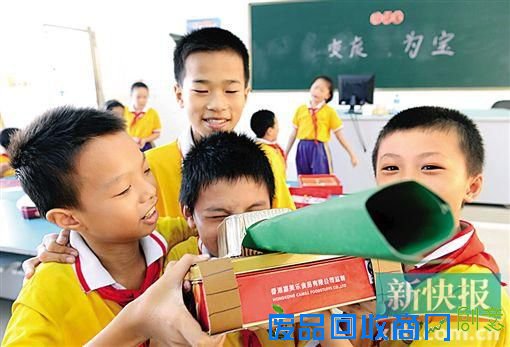 中秋节过完月饼盒别扔 看中山小学生巧手DIY