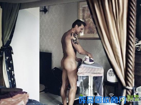 美女摄影师拍成人片背后的故事