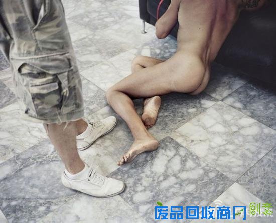 美女摄影师拍成人片背后的故事