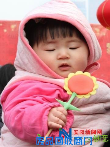 安阳：“两馆”广场赏民俗