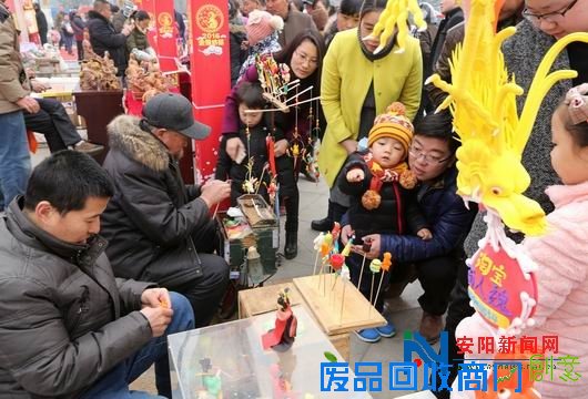 安阳：“两馆”广场赏民俗