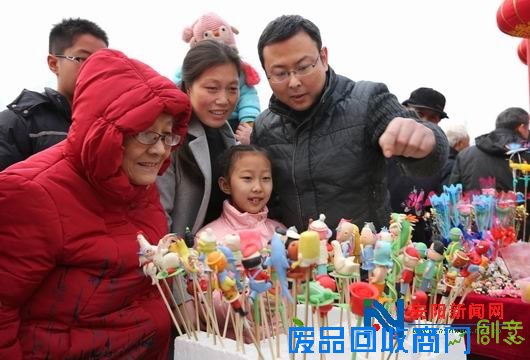 安阳：“两馆”广场赏民俗