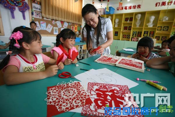 非物质文化遗产剪纸在北京昌平走进课堂