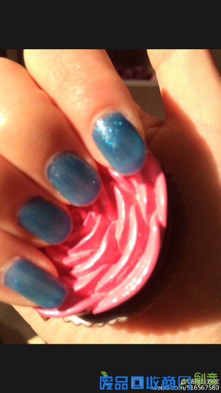 跟娃娃一起DIY时尚美甲！