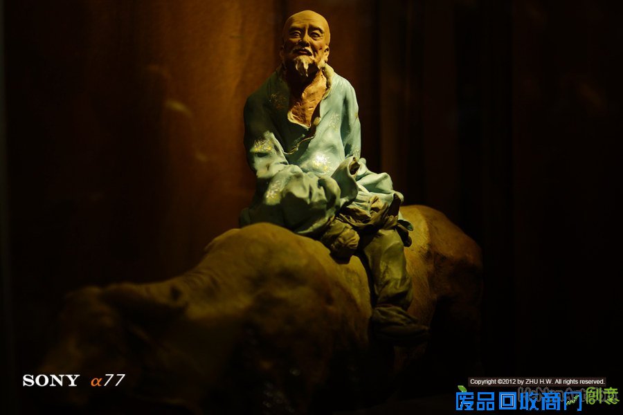 天津泥人张始于清道光年间，创始人张明山。它在继承传统的基础上创造自己的风格，其作品取材广泛，塑造人物生动，塑与绘的结合使作品更具生命力。其艺术地位获得国际认可。泥人张经过几代人的传承，成为我国泥塑艺术的又一个高峰。