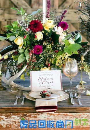 餐桌创意婚礼装饰 让你的婚礼美得羞花闭月