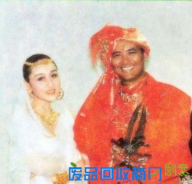 她遭周润发当众羞辱，因貌美曾传潜规则，落泪隐退嫁穷小子成赢家