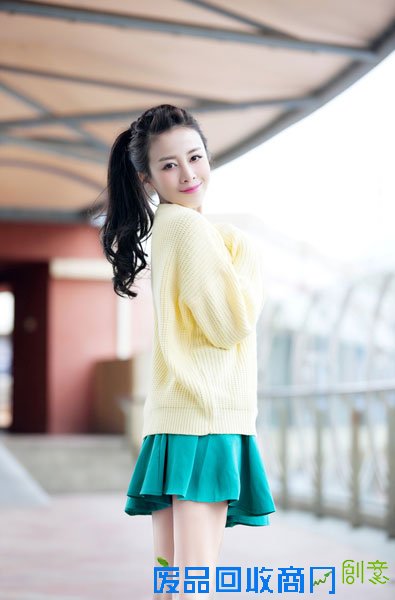 贾媛媛早春写真曝光 灵动粉嫩甜美可人(图)