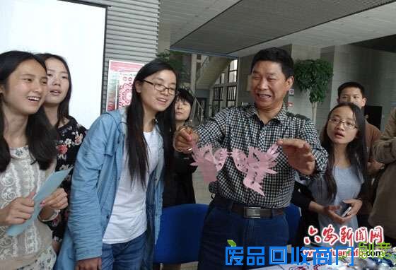 张玉柱剪纸撕纸作品展走进安徽大学