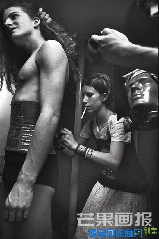 中国最好城市摄影师张海儿：时装秀模特和捏泥人农民