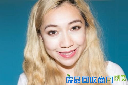 玻璃镶水晶和珠子