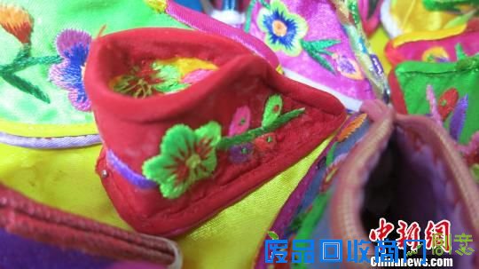 通讯：西宁81岁乐活老太自建“刺绣博物馆”