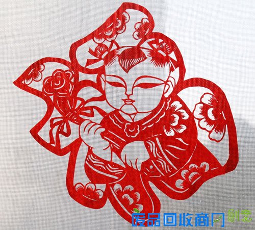 送剪纸窗花 添浓浓年味