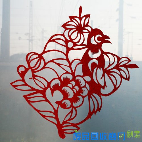 送剪纸窗花 添浓浓年味
