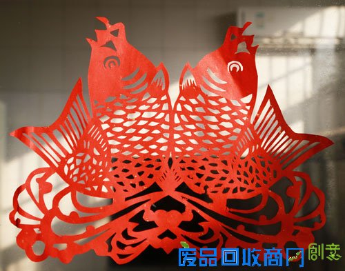 送剪纸窗花 添浓浓年味