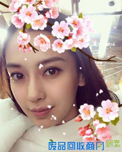 Baby发福利萌照 变小恶魔露尖牙超可爱(图)