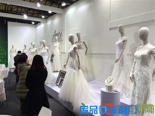 1835a83556cd56586cb30e223bbc9dee.jpg 二胎新政助推儿童摄影产业 全球最大规模婚纱摄影展上海开幕