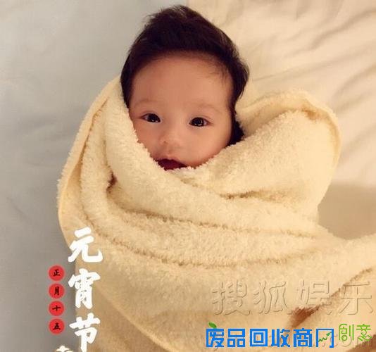 欧弟晒可爱女儿酣睡照片 长睫毛抢镜（图）