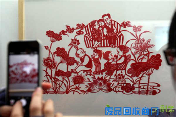 马鞍山非遗项目花山剪纸受好评 剪纸剪出核心价值观