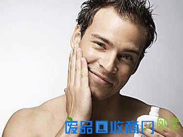 男人如何护肤？用什么护肤品洗脸？