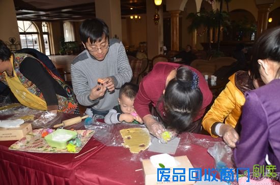 周末亲子好去处 马德里皇家花园饼干DIY活动起航