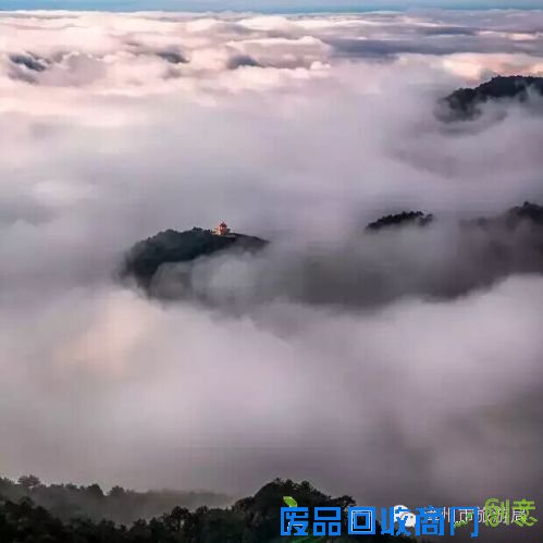 《天庭》易欣摄