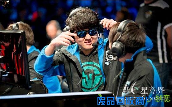 全明星赛趣味表情图 Huni变身江南鸟叔