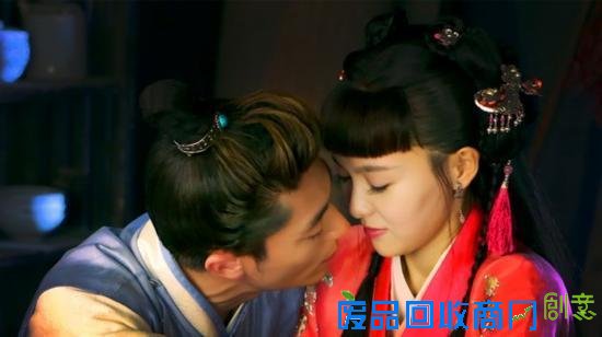 唐嫣自拍显呆萌吃货本质盘点傻白甜唐嫣的绯闻男友