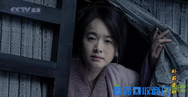 她体操运动员出身被姜文发掘，美过范冰冰，陈道明唯一的绯闻女友