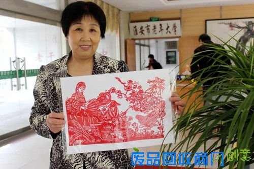 淮安市老年大学举办民间工艺精品展