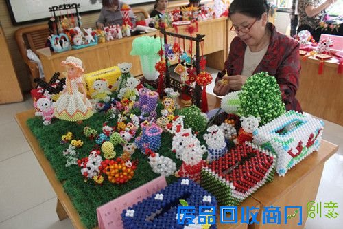 淮安市老年大学举办民间工艺精品展