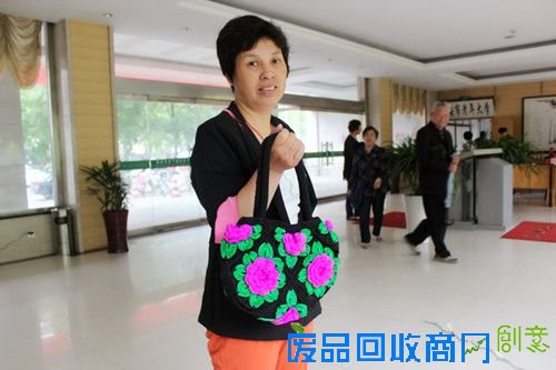 淮安市老年大学举办民间工艺精品展